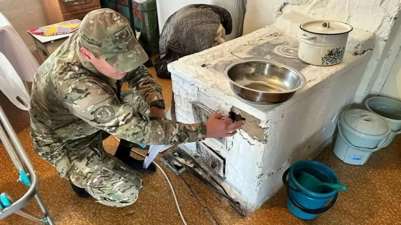 Жителей Астаны предупреждают о подомовом обходе