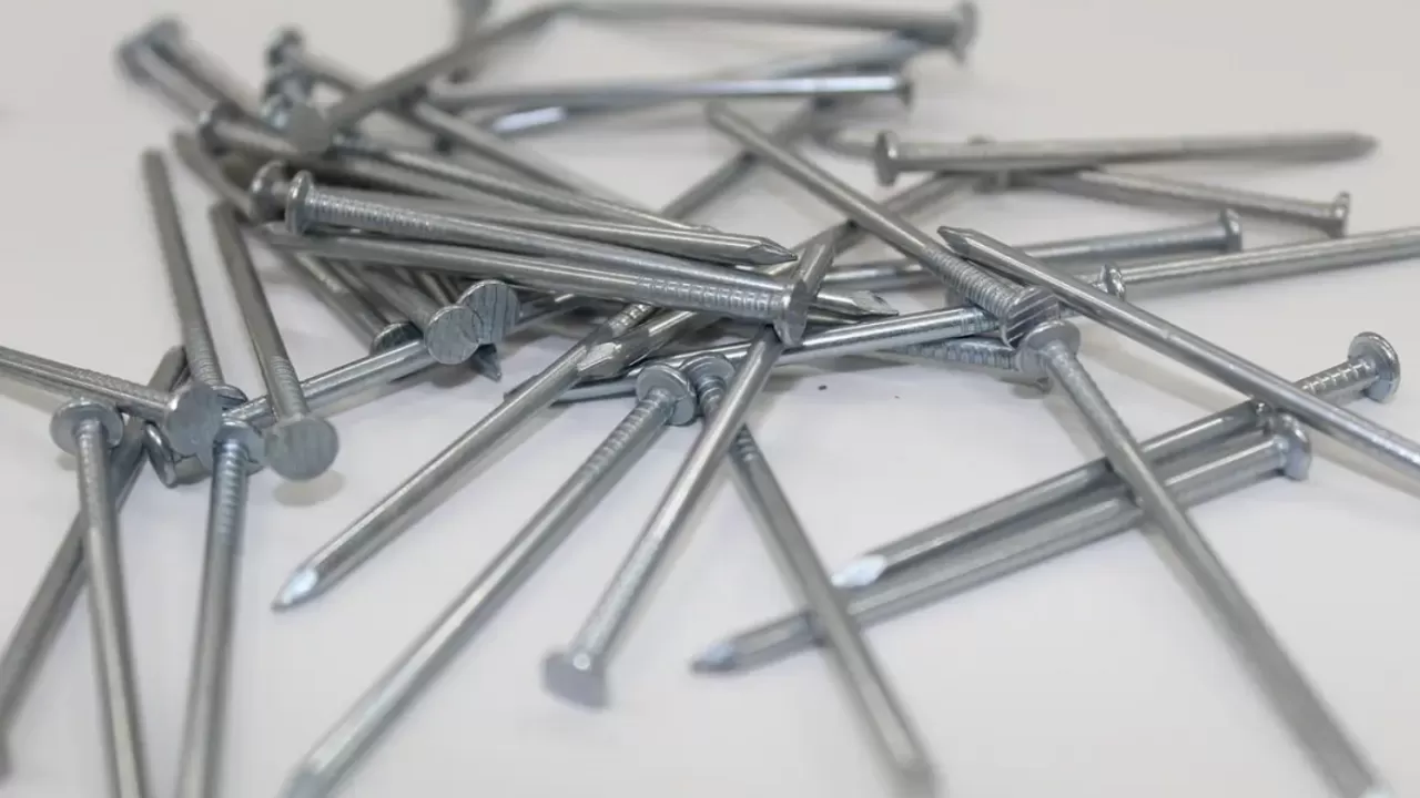 Шымкентте 1 жасар бала 4 сантиметрлік шеге жұтып қойған