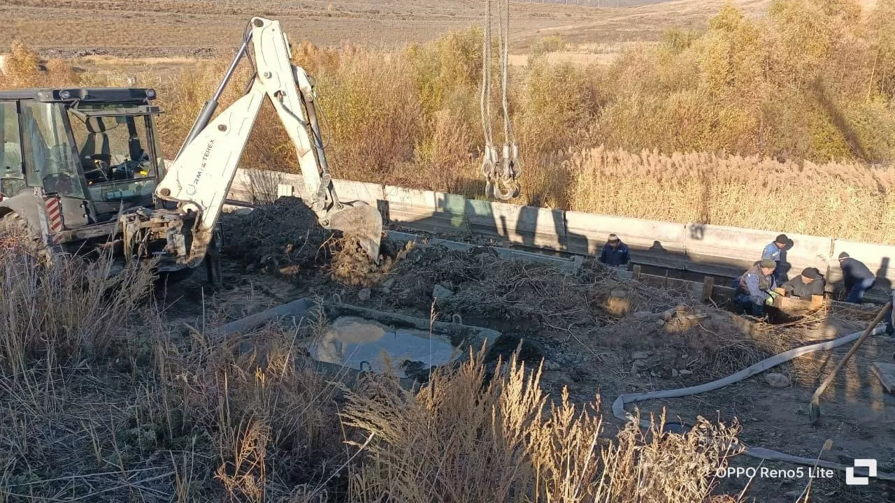 Водники восстанавливают гидроузлы и каналы в области Абай