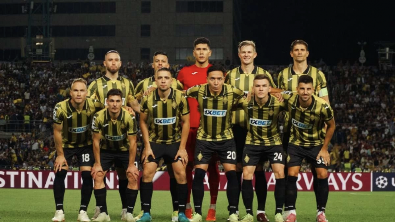 Карен Фишер қара адаммен