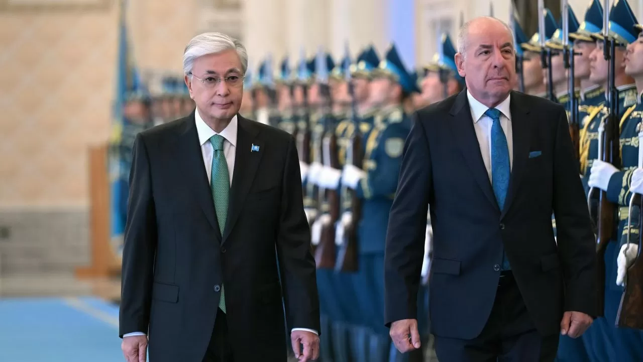 Президент Венгрии прибыл в Казахстан с официальным визитом 