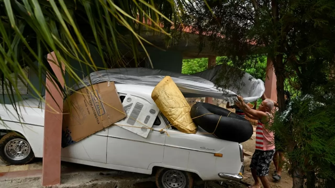 Ураган "Мелисса" обрушился на Кубу вслед за Ямайкой 