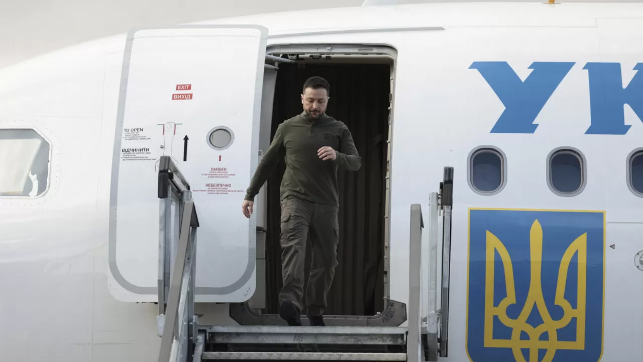 Зеленский Трамппен сөйлесу үшін Вашингтонға барды