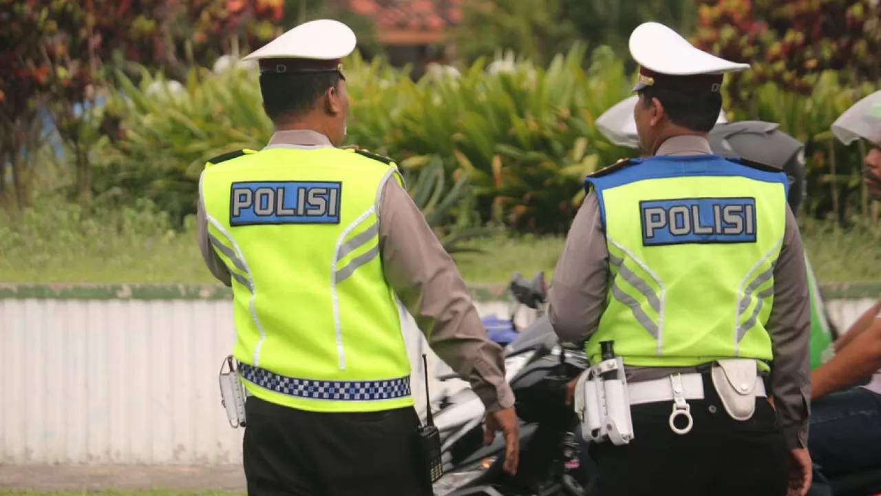 54 человека погибли при обрушении школы в Индонезии