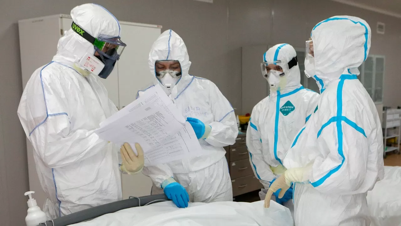 Гонконгте 10 мың адамды әуре-сарсаңға салатын қауіпті вирус тарады