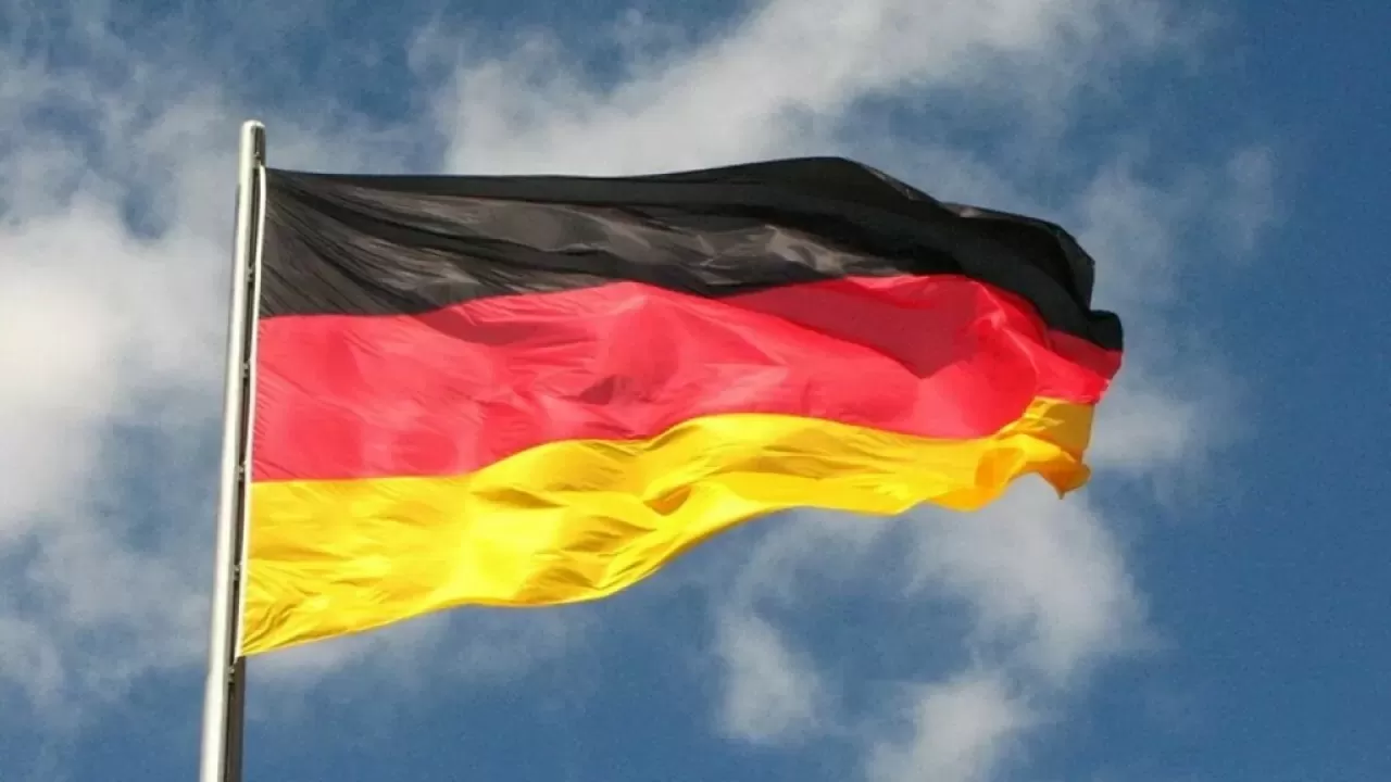 Германия думает о национализации бизнеса "Роснефти", включая интересовавший Казахстан НПЗ