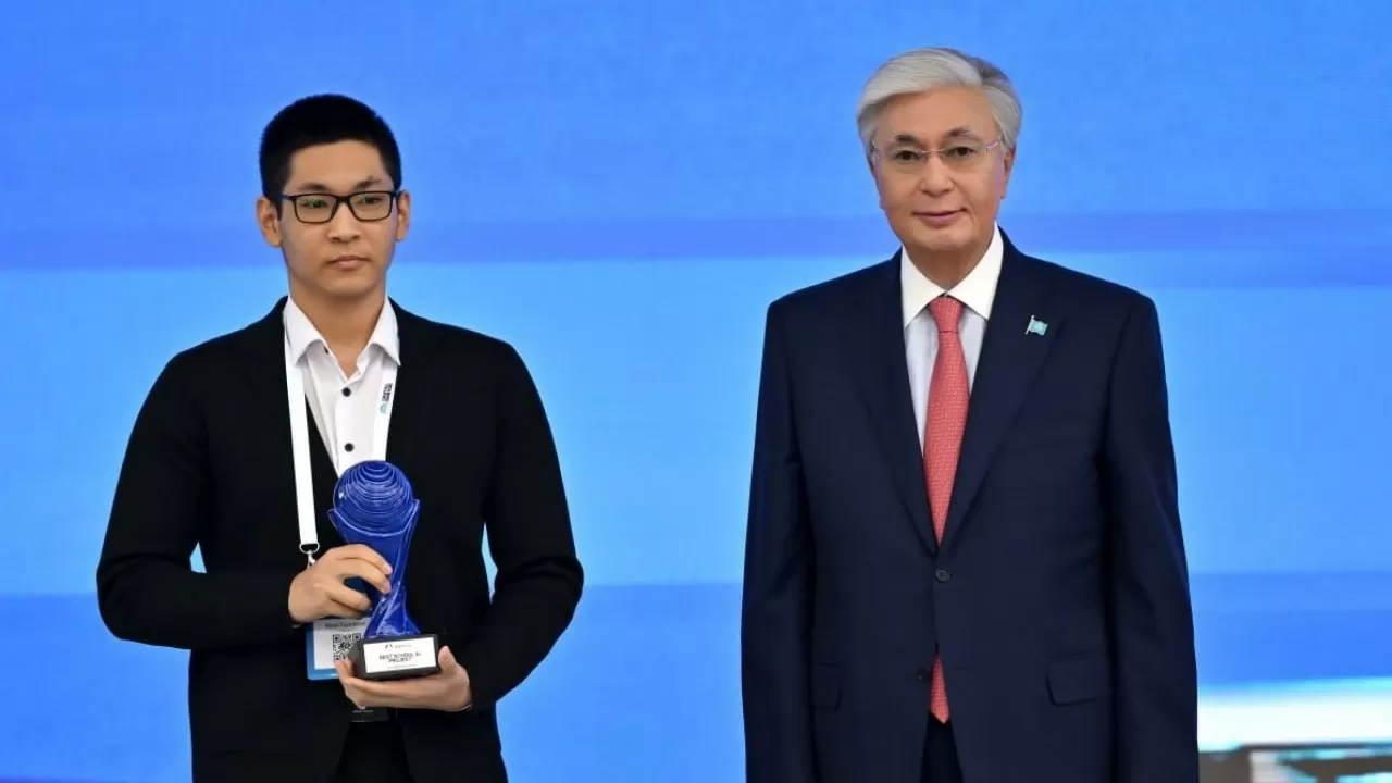 Президент AI SANA Generative Nation байқауының жеңімпаздарын марапаттады