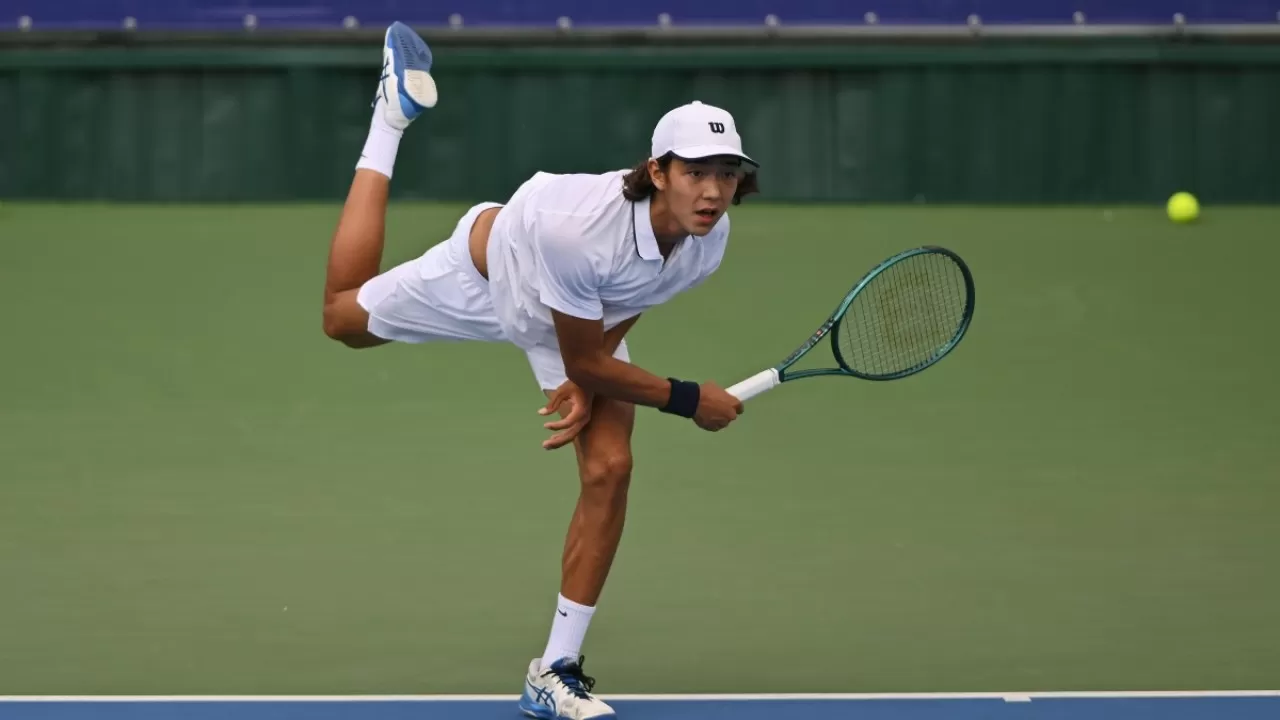 Ломакин и Омарханов прошли старт одиночек зарубежных ивентов ITF