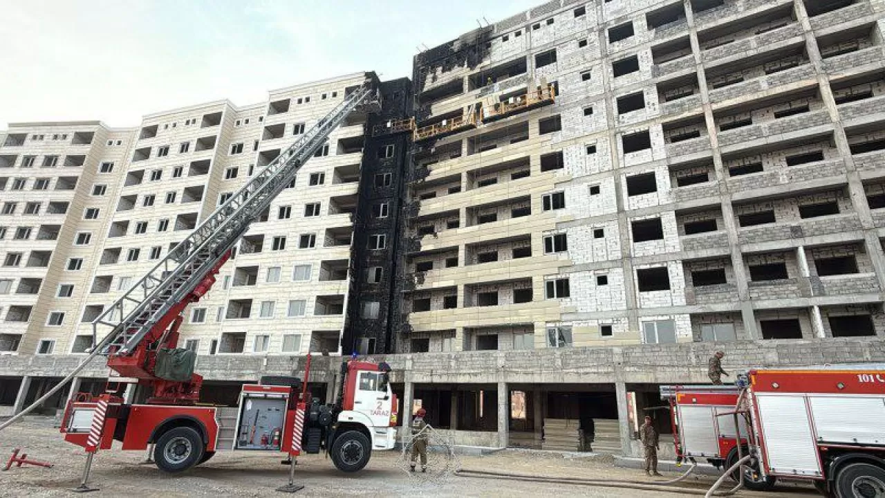 Таразда салынып жатқан тұрғын үй өртенді