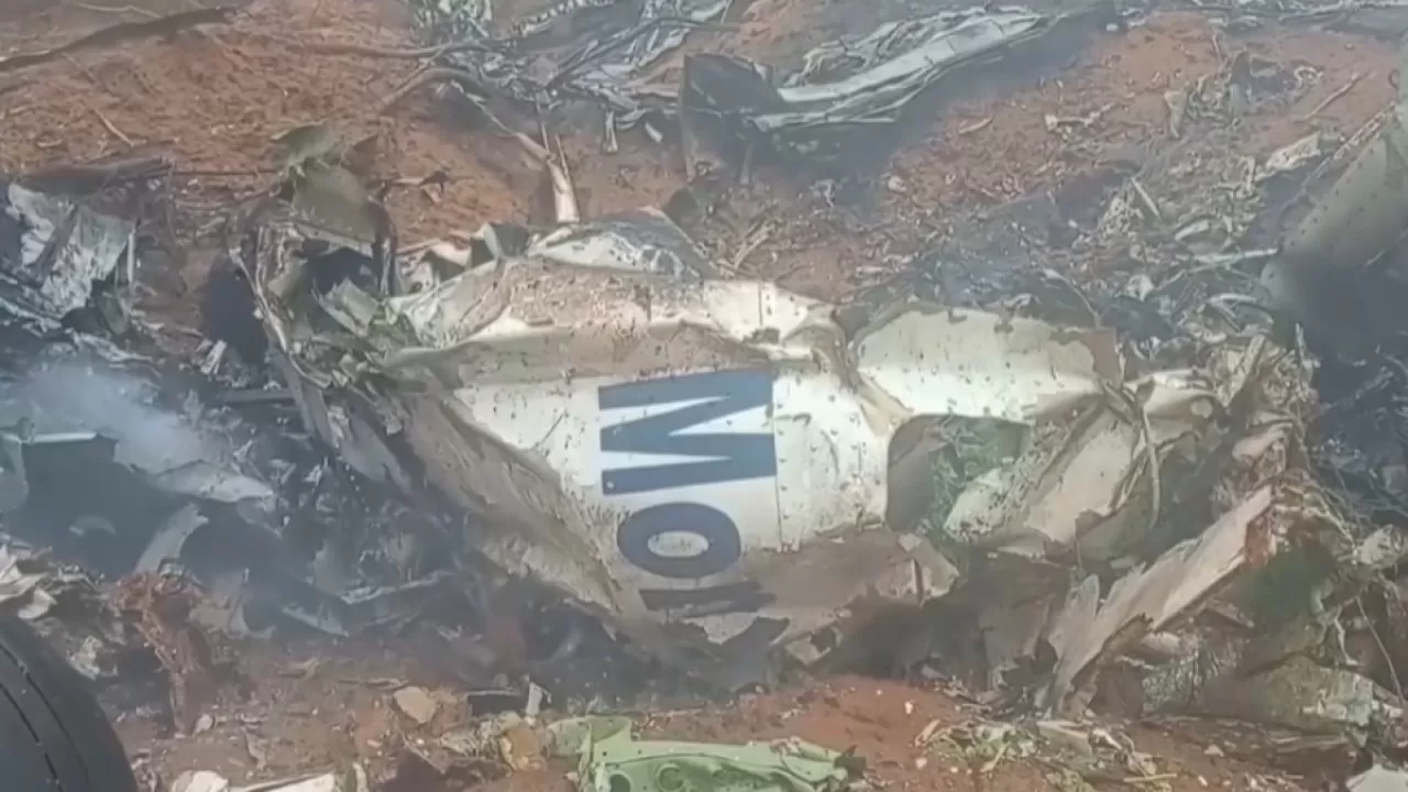 Кенияда туристер мінген ұшақ апатқа ұшырап, 11 адам қаза тапты