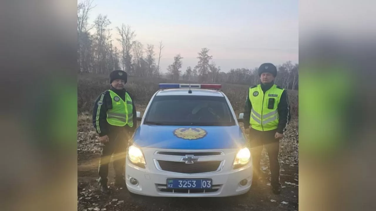 Патрульные спасли водителя и детей в Бурабае