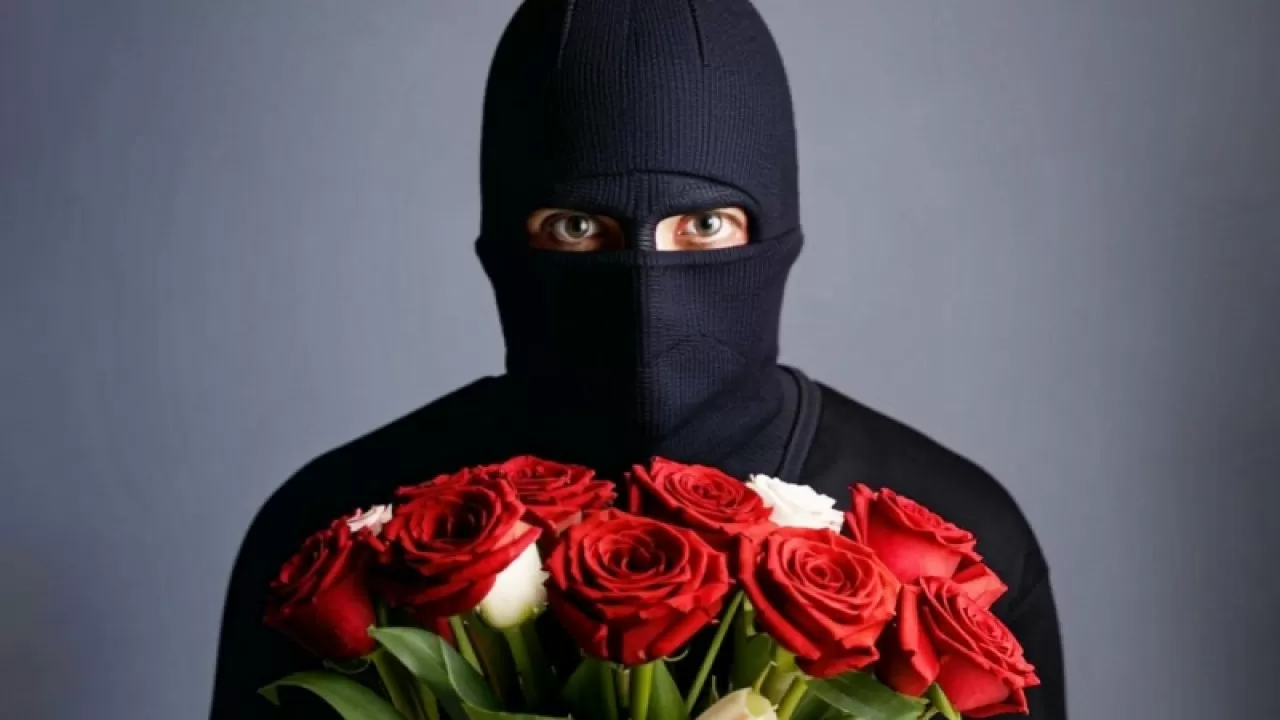 Цветы с подвохом: мошенники запустили массовую атаку через доставку цветов