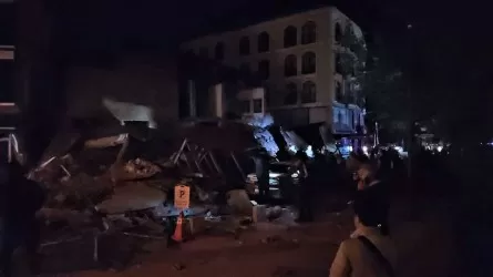 Землетрясение магнитудой 6,1 в Турции: люди в панике выбегали на улицу