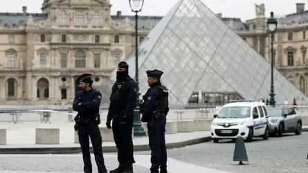 Названа стоимость похищенных из Лувра драгоценностей