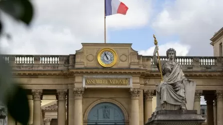 В парламент Франции внесут проект резолюции о недоверии кабмину