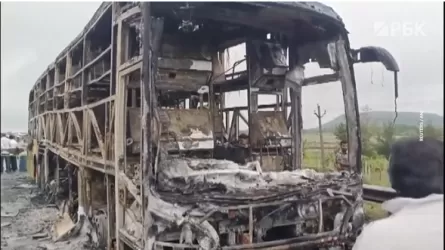 В Индии сгоревший автобус унес десятки жизней 