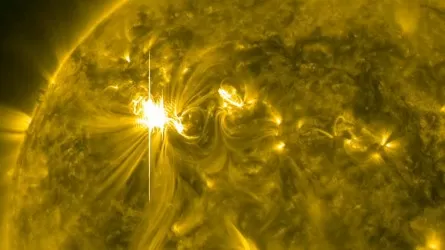 Күннің көзінде қатты жарқыл пайда болды