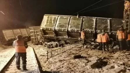 Жүк вагондары рельстен шығып кеткен компания 60 млн теңге өндіріп алды