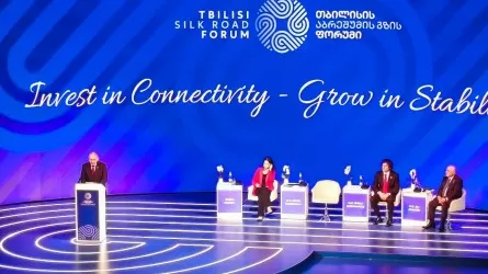 Пашинян поблагодарил Токаева после снятия азербайджанских ограничений на транзит грузов