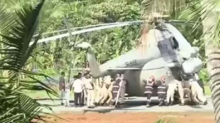 Үндістан президентінің тікұшағы қону кезінде жаңа төселген асфальтқа батып қалды