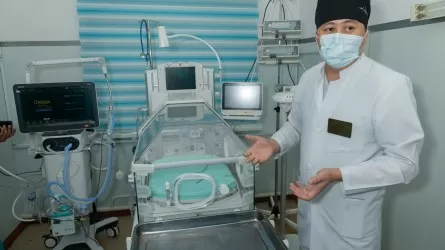 Роддом Жаркента получил полный комплект реанимационного оборудования для новорожденных 