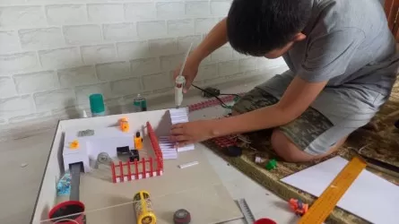 Ақтөбелік оқушы қалдықтардан құрылыс материалын өндіретін зауыт жобасын ұсынды