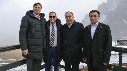 С чего начался визит в Казахстан спецпредставителя Трампа и заместителя госсекретаря США  