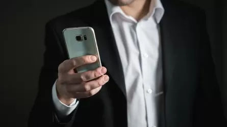 «Медбике болып қоңырау шалады»: Астанада алаяқтар емханалардың атынан SMS код сұрап жүр