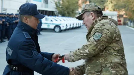 Республика күні қарсаңында Алматыда Ұлттық ұлан жаңа қызметтік автокөліктер алды