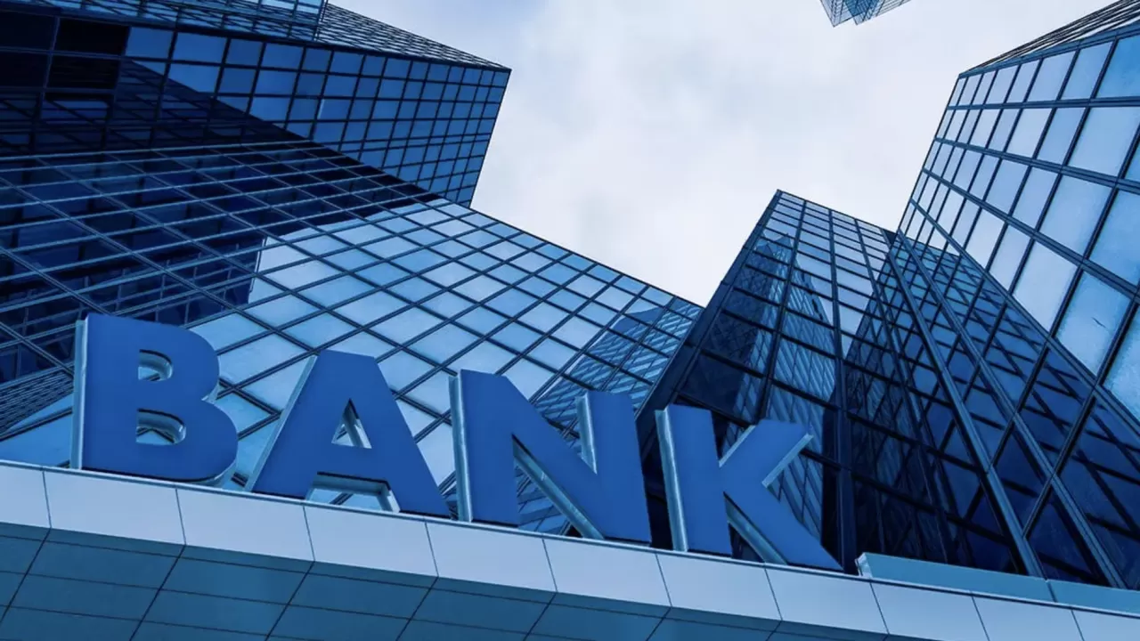 Ресейліктерге салынған санкцияның "салқыны" қазақстандық банкке де жетті