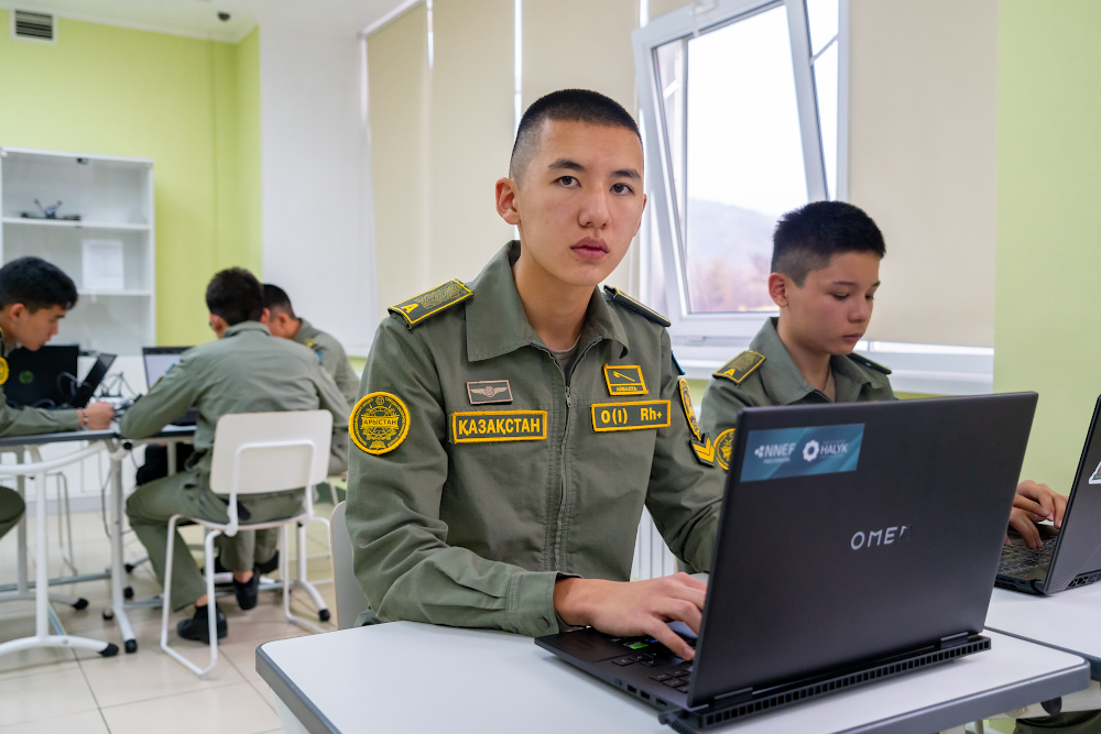 Основам кибербезопасности и конструирования дронов учат в лицее