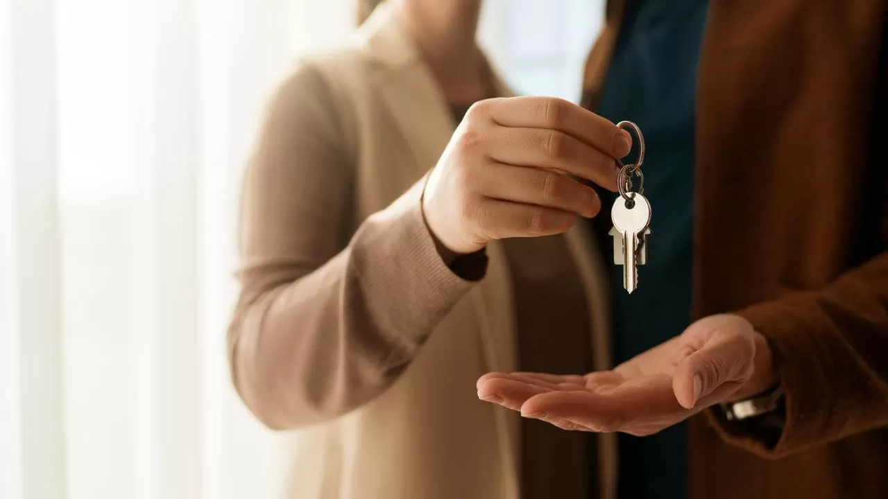 Покупка такого жилья может обернуться миллионными кредитами бывшего хозяина 