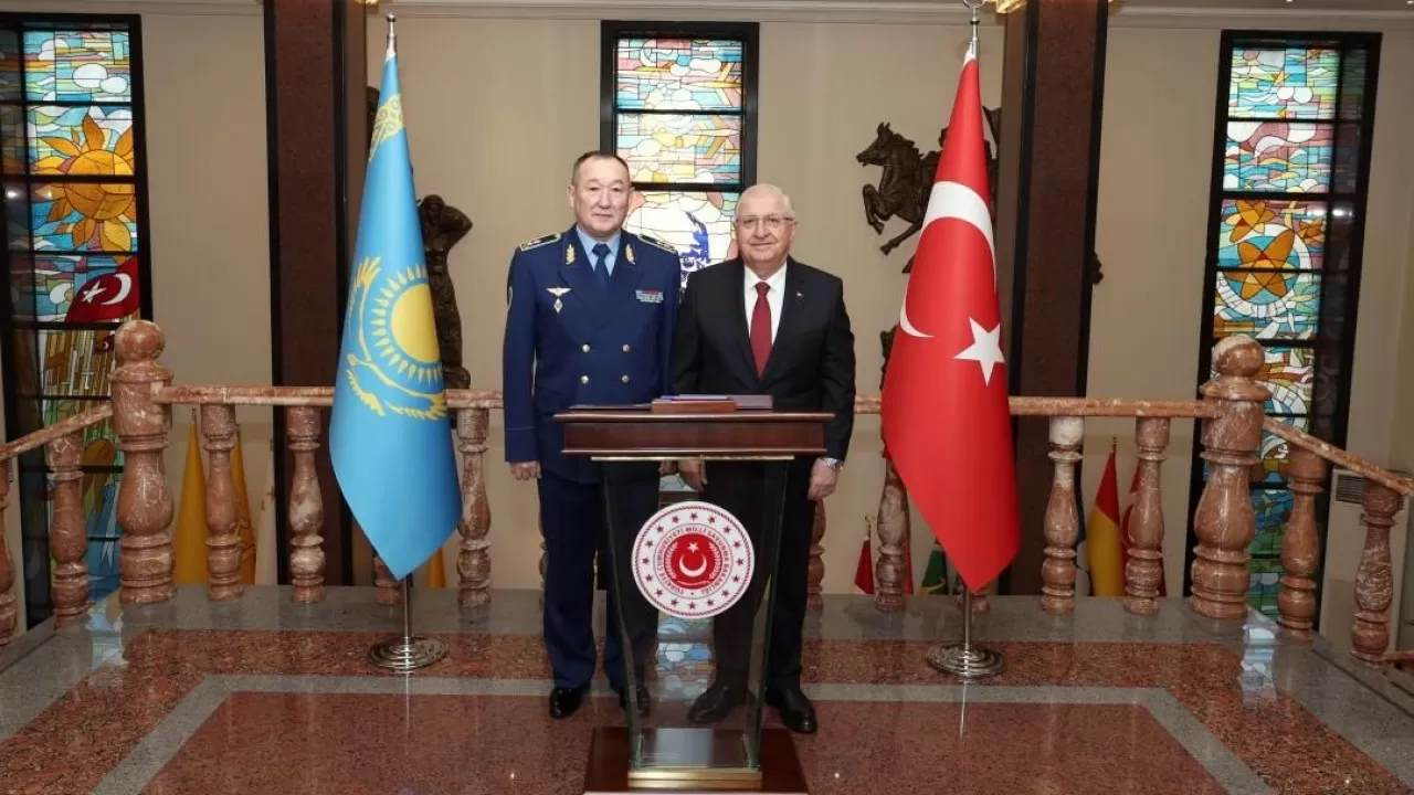 Қорғаныс министрі Түркияға ресми сапармен барды