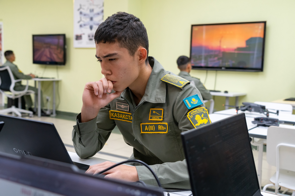 Основам кибербезопасности и конструирования дронов учат в лицее