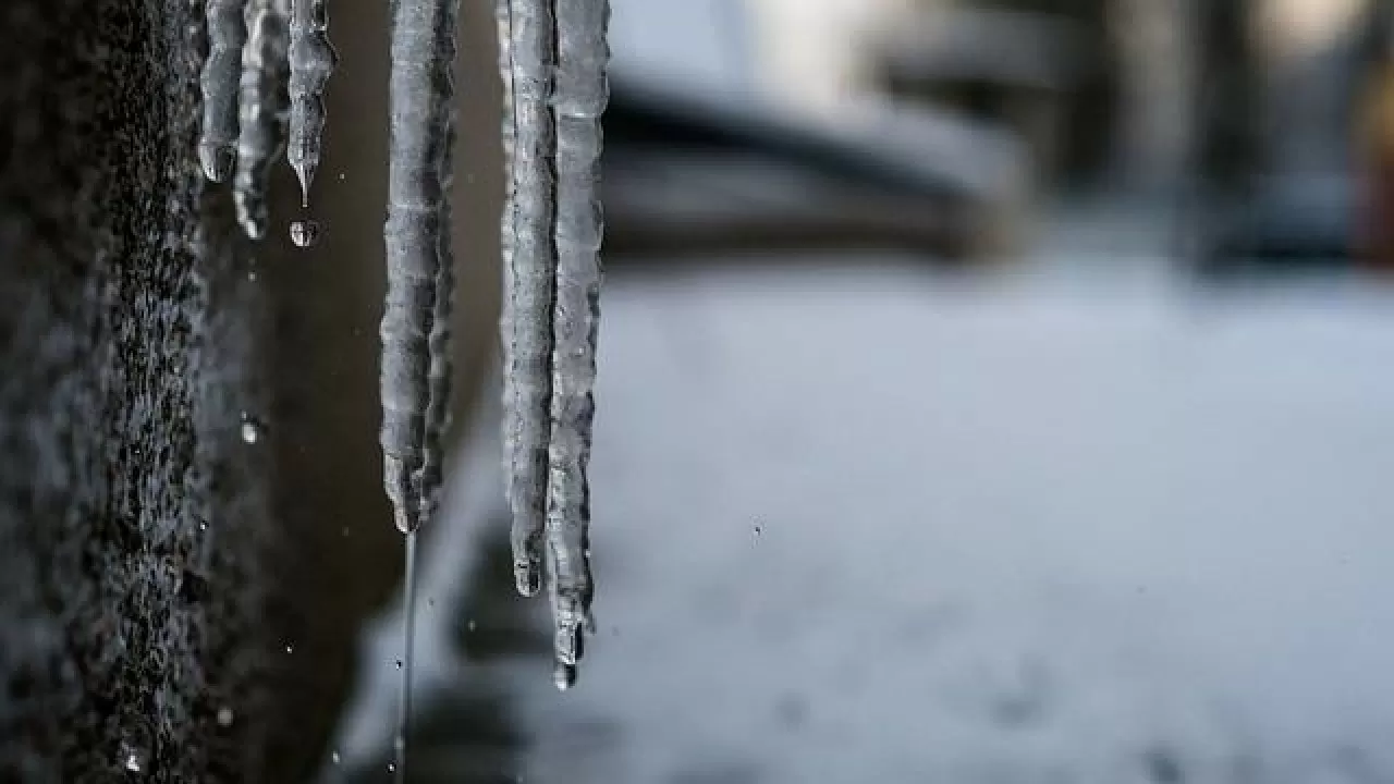 Жаңбыр, қар жауады: Елдің 14 облысында ауа райы күрт нашарлайды