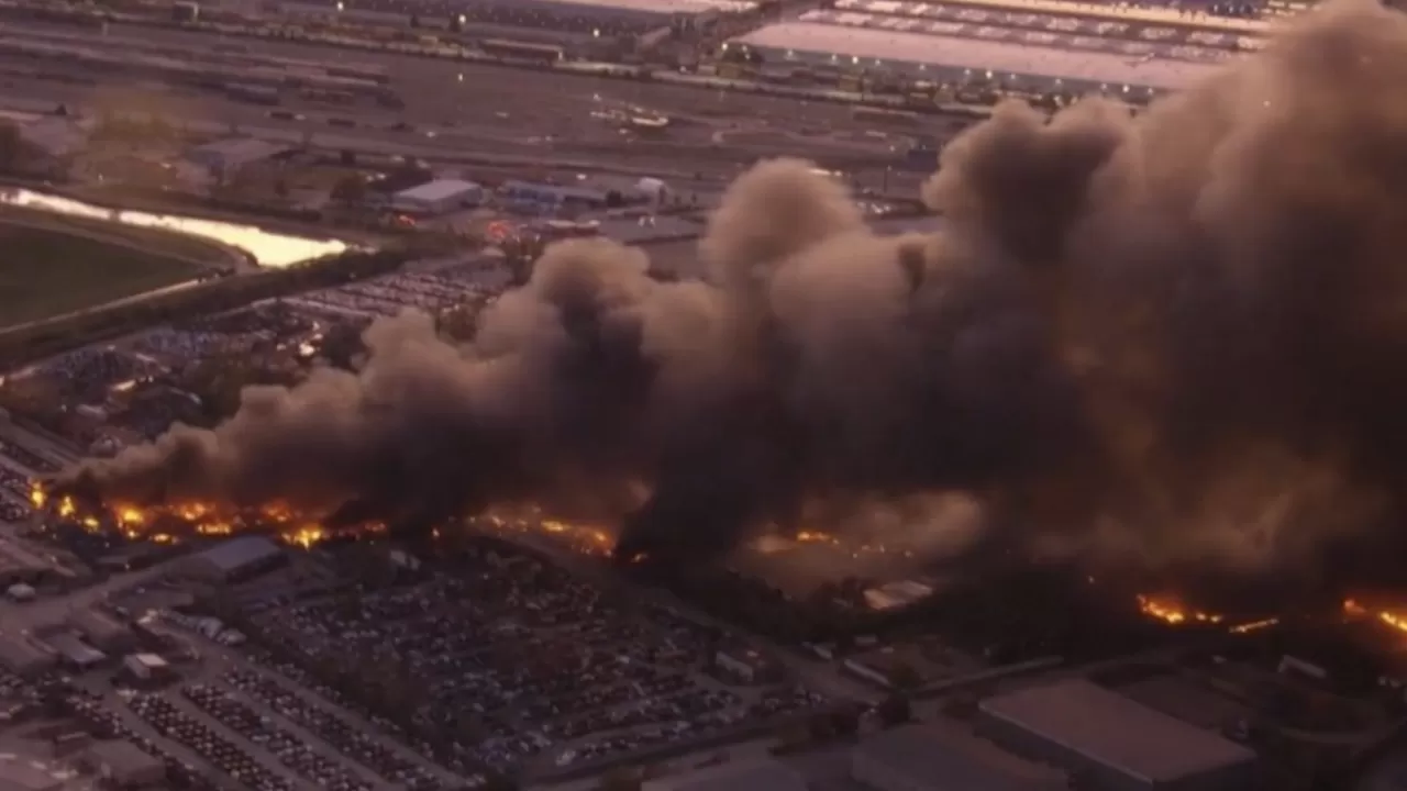 АҚШ-та жүк ұшағы апатқа ұшырап, 3 адам қаза тапты