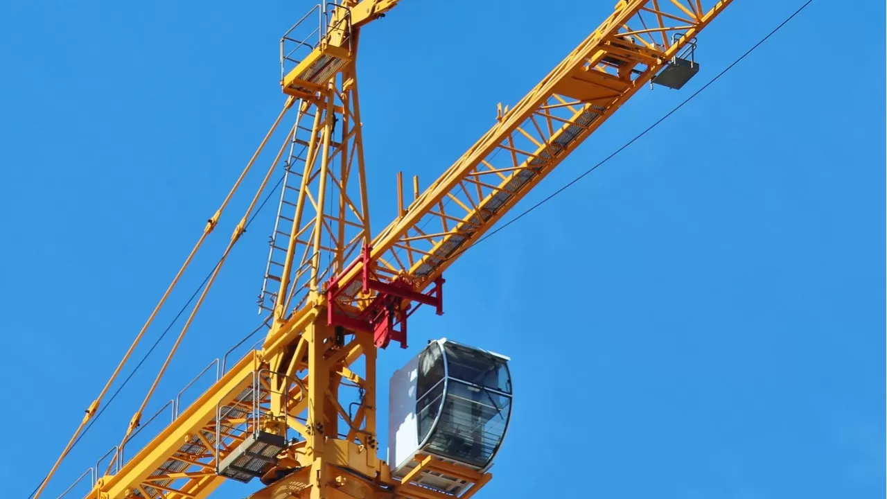 В Атырау жители требуют достроить школу на 600 мест