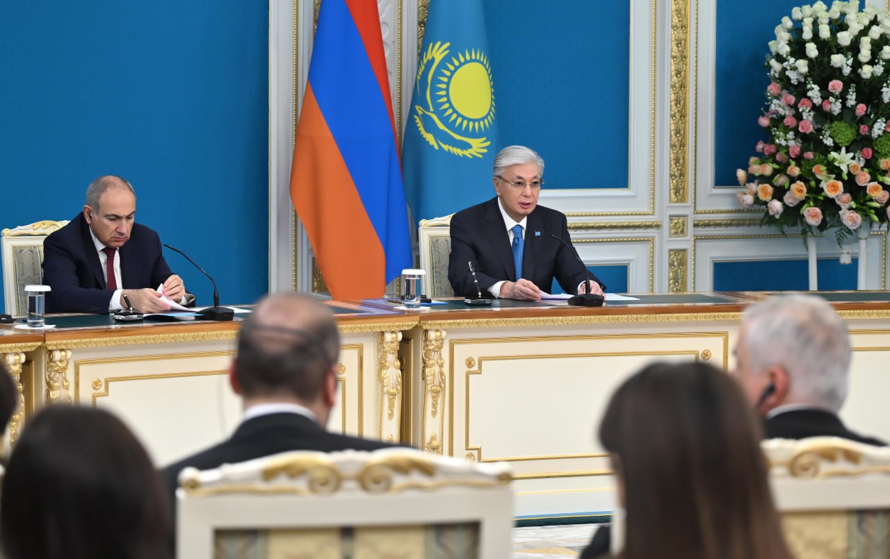 Токаев поблагодарил Баку за содействие торговле с Арменией
