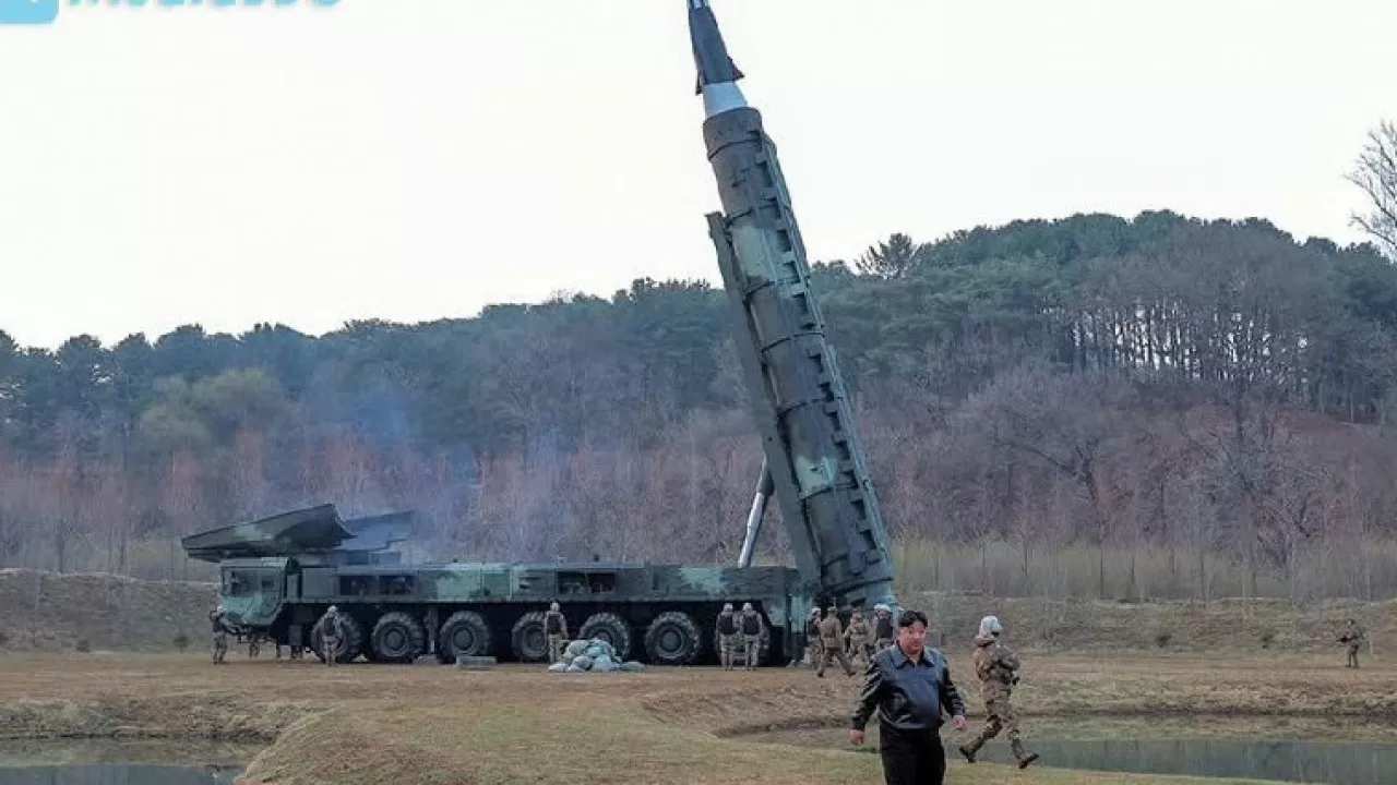 Северная Корея вновь запустила баллистическую ракету 