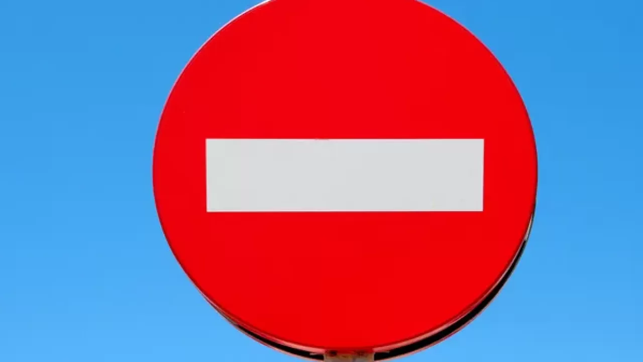 На одном из перевалов ВКО закрыли проезд для прицепов и фур до самой весны