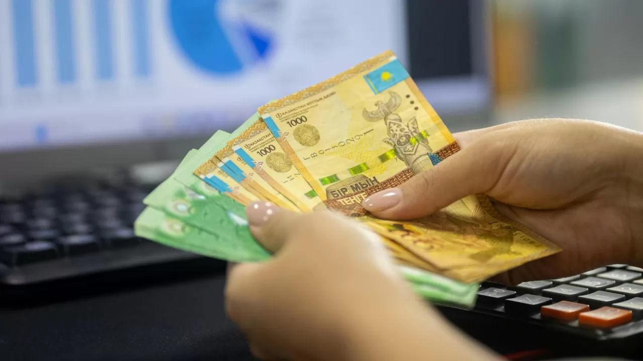 "Рассрочкаға" әбден үйренген қазақстандықтарға қиын тиетін жаңалық енгізілуде