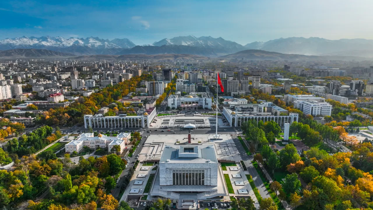 Көрші ел әлемнің үздік бестігіне кіріп, айды аспанға бір-ақ шығарды