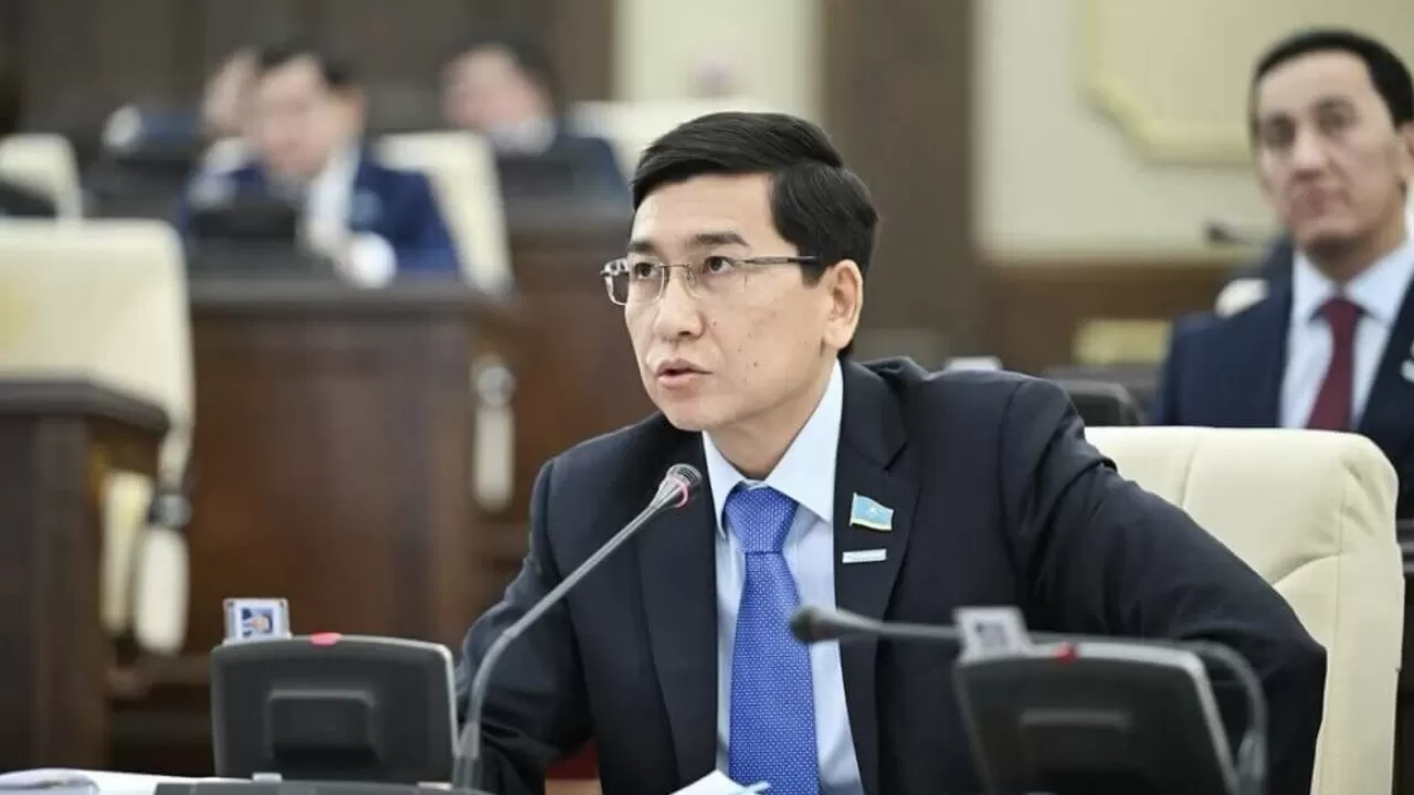 Көптеген мемлекет сабақ үстінде смартфон қолдануға шектеу қойған – депутат