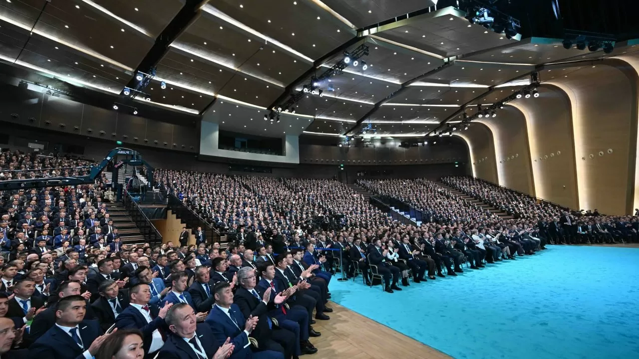 Президент: "Тұрғындарды ортақ іске жұмылдырып, алға бастай білетін әкімді нағыз әкім деуге болады"