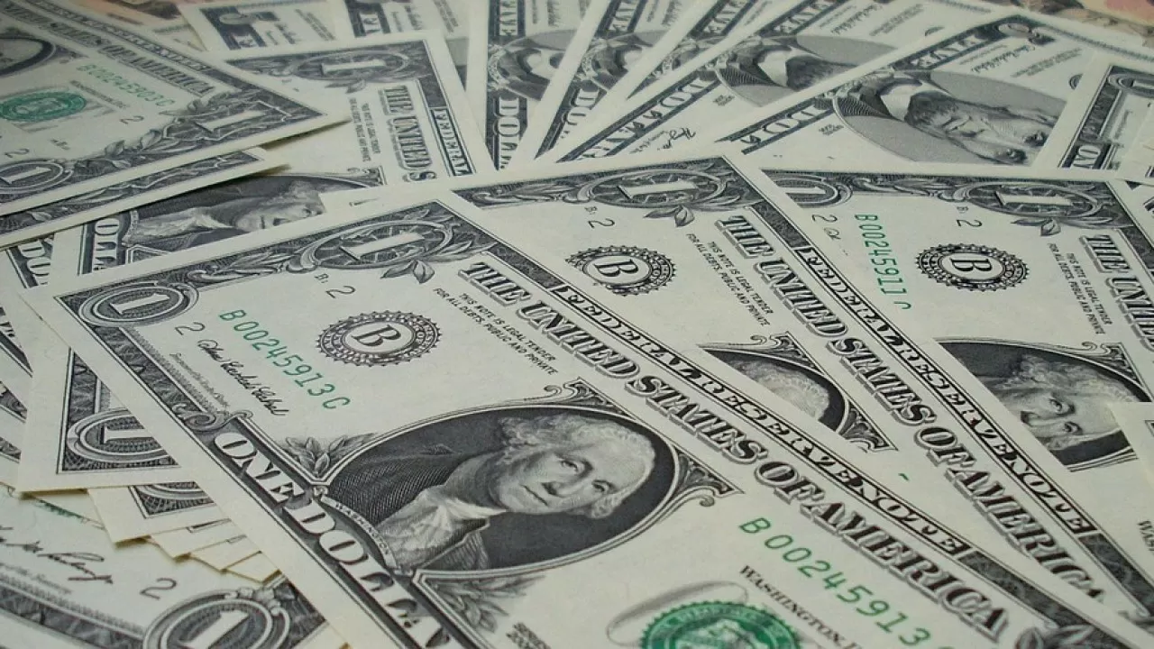 Россия и Китай на 95% отказались от доллара  