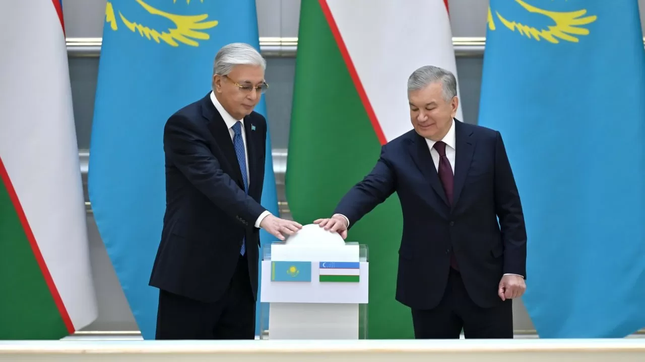 Совместные проекты на 1,2 млрд долларов запустили Токаев и Мирзиёев