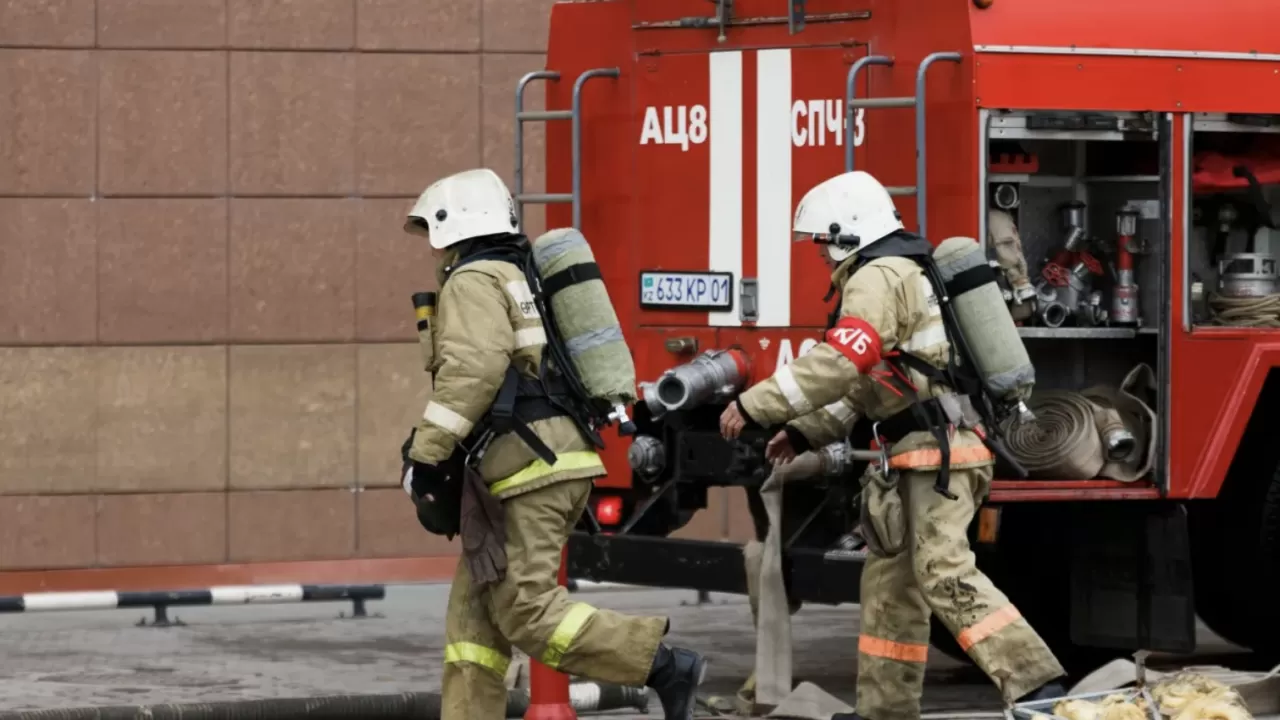 Астанадағы базарлардың бірі өртке оранды