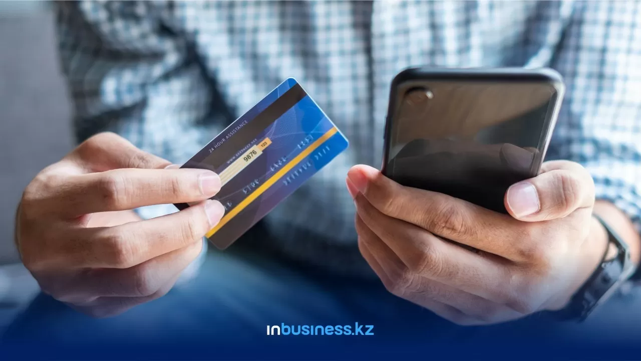 Казахстанцы массово расплачиваются через телефон 