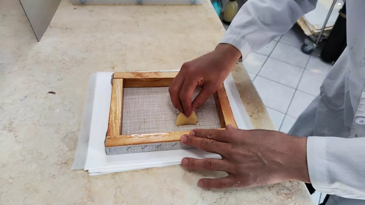 В Казахстане возрождают старинное искусство изготовления бумаги 