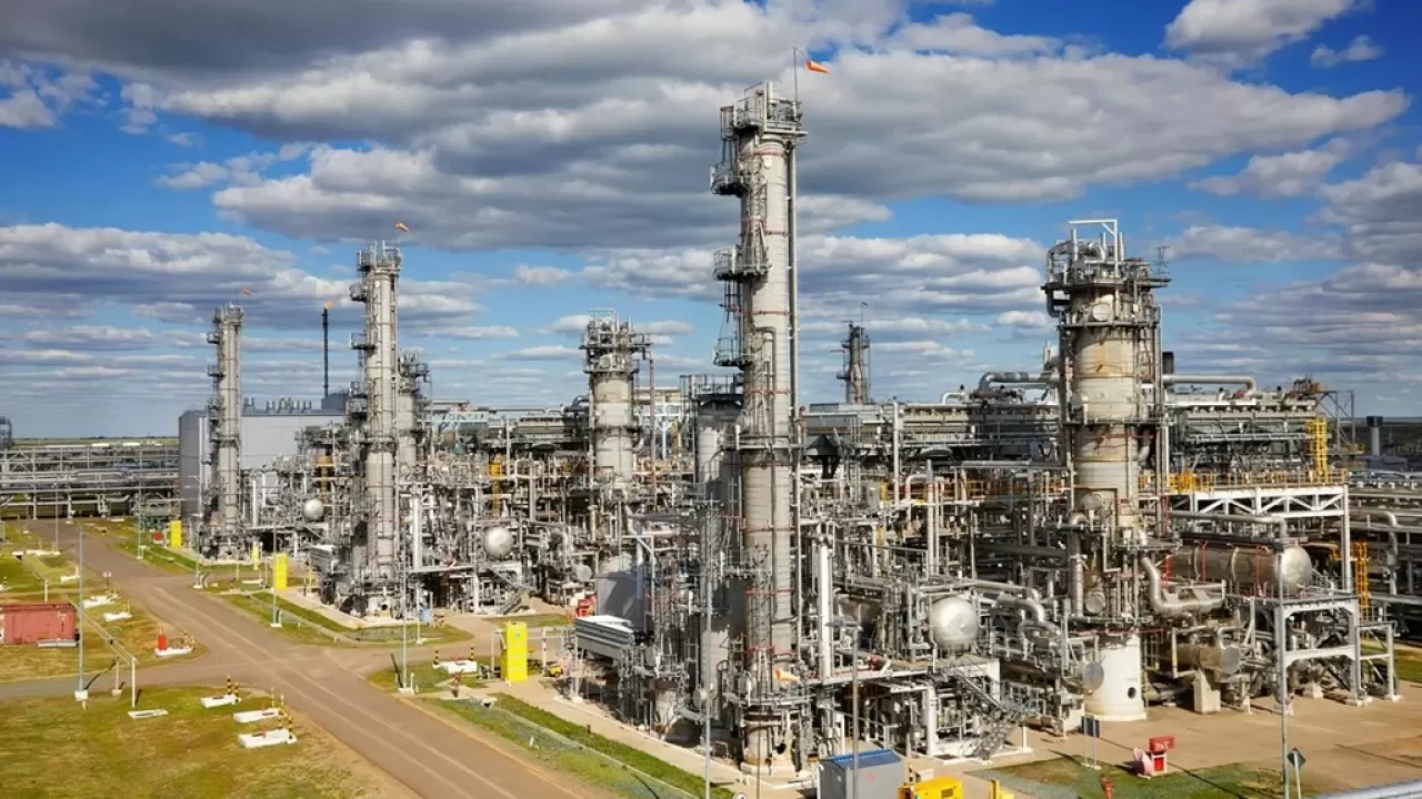 "КазМунайГаз" изучает возможность покупки доли "Лукойла" на проекте Карачаганак